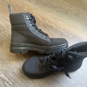 Dr. Martens combs boot